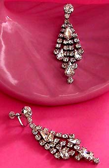 a beautiful VINTAGE COSTUME ESTATE ANTIQUE JEWELRY EARRINGS unsigned
