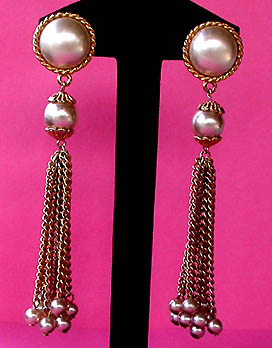 a beautiful VINTAGE COSTUME ESTATE ANTIQUE JEWELRY EARRINGS unsigned