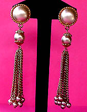 a beautiful vintage costume jewelry Juliana earrings unsigned
