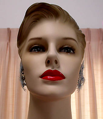a beautiful VINTAGE COSTUME ESTATE ANTIQUE JEWELRY EARRINGS unsigned