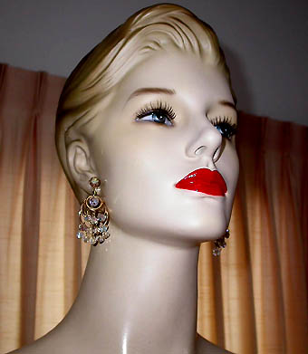 a beautiful VINTAGE COSTUME ESTATE ANTIQUE JEWELRY EARRINGS unsigned