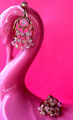 a beautiful VINTAGE COSTUME ESTATE ANTIQUE JEWELRY EARRINGS unsigned