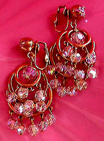a beautiful VINTAGE COSTUME ESTATE ANTIQUE JEWELRY EARRINGS unsigned