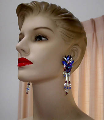 a beautiful VINTAGE COSTUME ESTATE ANTIQUE JEWELRY EARRINGS unsigned