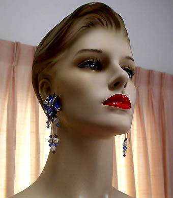 a beautiful VINTAGE COSTUME ESTATE ANTIQUE JEWELRY EARRINGS unsigned