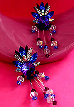 a beautiful VINTAGE COSTUME ESTATE ANTIQUE JEWELRY EARRINGS unsigned