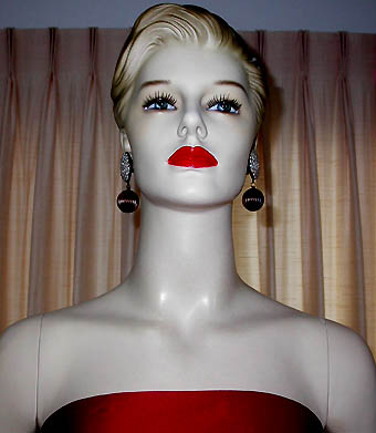 a beautiful VINTAGE COSTUME ESTATE ANTIQUE JEWELRY EARRINGS unsigned