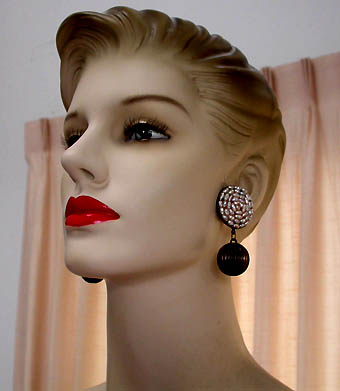 a beautiful VINTAGE COSTUME ESTATE ANTIQUE JEWELRY EARRINGS unsigned