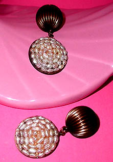 a beautiful VINTAGE COSTUME ESTATE ANTIQUE JEWELRY EARRINGS unsigned