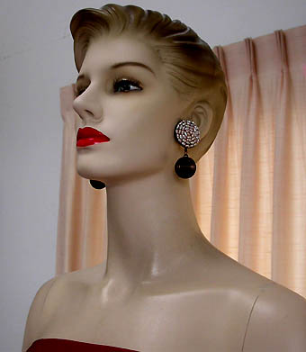 a beautiful VINTAGE COSTUME ESTATE ANTIQUE JEWELRY EARRINGS unsigned