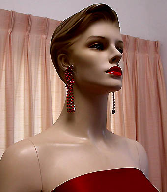 a beautiful VINTAGE COSTUME ESTATE ANTIQUE JEWELRY EARRINGS unsigned