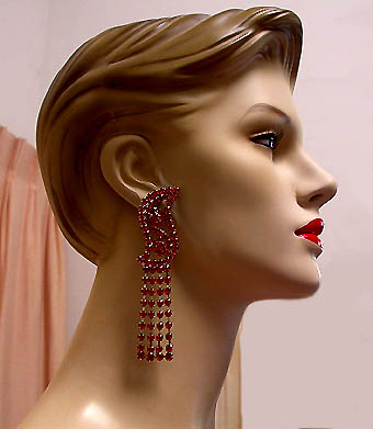 a beautiful VINTAGE COSTUME ESTATE ANTIQUE JEWELRY EARRINGS unsigned