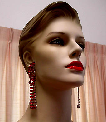 a beautiful VINTAGE COSTUME ESTATE ANTIQUE JEWELRY EARRINGS unsigned