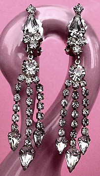 a beautiful VINTAGE COSTUME ESTATE ANTIQUE JEWELRY EARRINGS unsigned