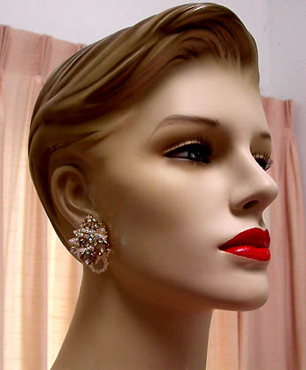 a beautiful VINTAGE COSTUME ESTATE ANTIQUE JEWELRY EARRINGS unsigned