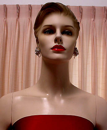 a beautiful VINTAGE COSTUME ESTATE ANTIQUE JEWELRY EARRINGS unsigned