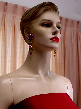 a beautiful VINTAGE COSTUME ESTATE ANTIQUE JEWELRY EARRINGS unsigned