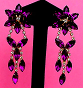 a beautiful VINTAGE COSTUME ESTATE ANTIQUE JEWELRY EARRINGS unsigned