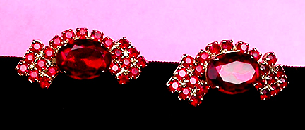 a beautiful VINTAGE COSTUME ESTATE ANTIQUE JEWELRY EARRINGS unsigned