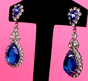 a beautiful VINTAGE COSTUME ESTATE ANTIQUE JEWELRY EARRINGS unsigned