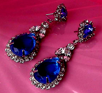a beautiful VINTAGE COSTUME ESTATE ANTIQUE JEWELRY EARRINGS unsigned