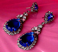 a beautiful VINTAGE COSTUME ESTATE ANTIQUE JEWELRY EARRINGS unsigned