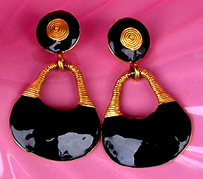 a beautiful VINTAGE COSTUME ESTATE ANTIQUE JEWELRY EARRINGS unsigned
