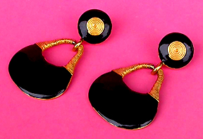 a beautiful VINTAGE COSTUME ESTATE ANTIQUE JEWELRY EARRINGS unsigned