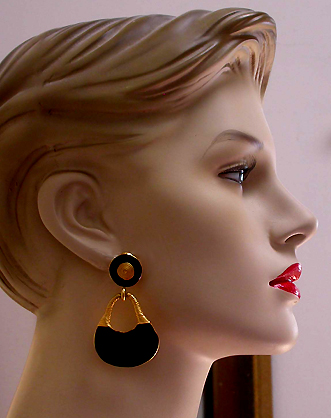 a beautiful VINTAGE COSTUME ESTATE ANTIQUE JEWELRY EARRINGS unsigned