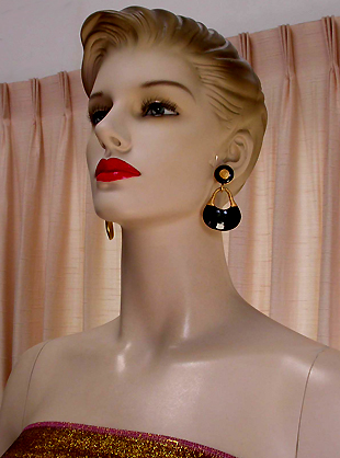 a beautiful VINTAGE COSTUME ESTATE ANTIQUE JEWELRY EARRINGS unsigned