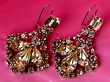 a beautiful VINTAGE COSTUME ESTATE ANTIQUE JEWELRY EARRINGS unsigned