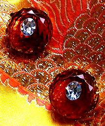 a beautiful VINTAGE COSTUME ESTATE ANTIQUE JEWELRY EARRINGS unsigned