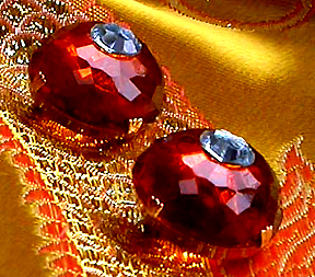 a beautiful VINTAGE COSTUME ESTATE ANTIQUE JEWELRY EARRINGS unsigned