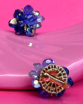 a beautiful VINTAGE COSTUME ESTATE ANTIQUE JEWELRY EARRINGS unsigned