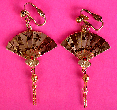 a beautiful VINTAGE COSTUME ESTATE ANTIQUE JEWELRY EARRINGS unsigned