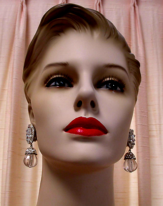 a beautiful VINTAGE COSTUME ESTATE ANTIQUE JEWELRY EARRINGS unsigned