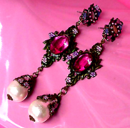 a beautiful VINTAGE COSTUME ESTATE ANTIQUE JEWELRY EARRINGS unsigned