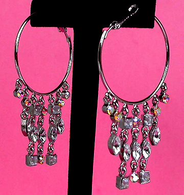 a beautiful VINTAGE COSTUME ESTATE ANTIQUE JEWELRY EARRINGS unsigned