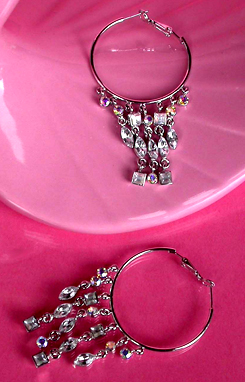 a beautiful VINTAGE COSTUME ESTATE ANTIQUE JEWELRY EARRINGS unsigned