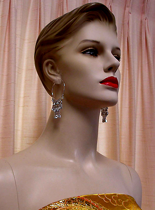 a beautiful VINTAGE COSTUME ESTATE ANTIQUE JEWELRY EARRINGS unsigned