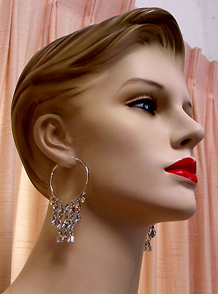 a beautiful VINTAGE COSTUME ESTATE ANTIQUE JEWELRY EARRINGS unsigned