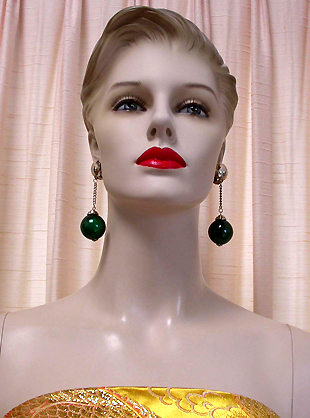 a beautiful VINTAGE COSTUME ESTATE ANTIQUE JEWELRY EARRINGS unsigned
