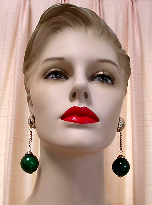 a beautiful VINTAGE COSTUME ESTATE ANTIQUE JEWELRY EARRINGS unsigned