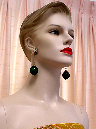 a beautiful VINTAGE COSTUME ESTATE ANTIQUE JEWELRY EARRINGS unsigned