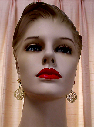 a beautiful VINTAGE COSTUME ESTATE ANTIQUE JEWELRY EARRINGS unsigned