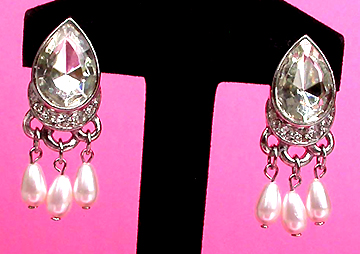 a beautiful VINTAGE COSTUME ESTATE ANTIQUE JEWELRY EARRINGS unsigned