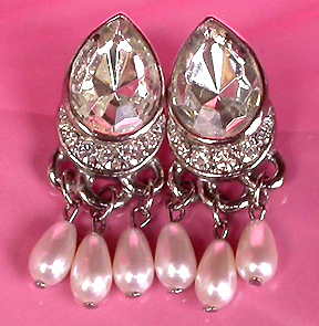 a beautiful VINTAGE COSTUME ESTATE ANTIQUE JEWELRY EARRINGS unsigned