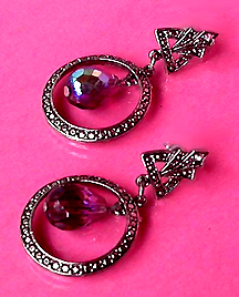 a beautiful VINTAGE COSTUME ESTATE ANTIQUE JEWELRY EARRINGS unsigned