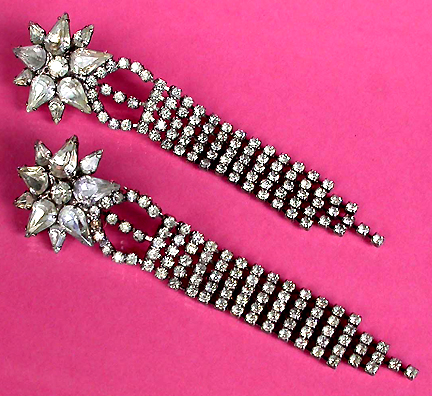 a beautiful VINTAGE COSTUME ESTATE ANTIQUE JEWELRY EARRINGS unsigned