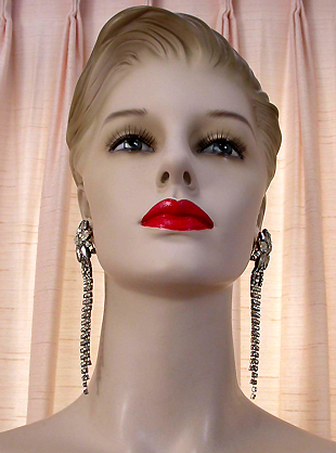 a beautiful VINTAGE COSTUME ESTATE ANTIQUE JEWELRY EARRINGS unsigned